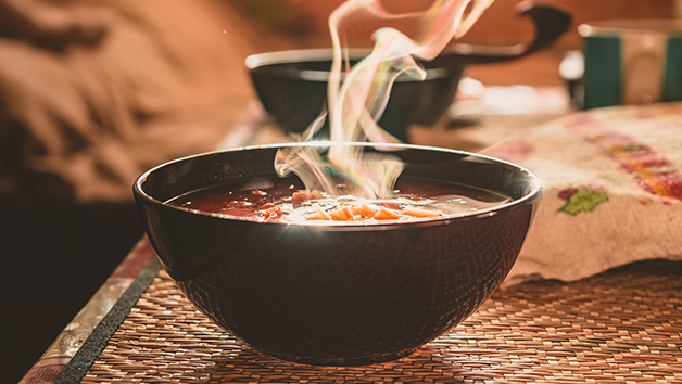 Receitas | 3 receitas de sopas e caldos perfeitos para aquecer o corpo durante o inverno 